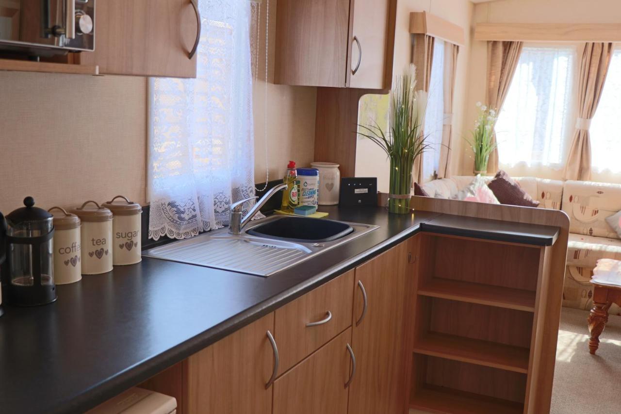 Palm 1 Park Home With Hot Tub Swanage Exteriör bild